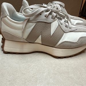New balance 327 moonbeam and driftwood - gently used lots of life left- size 8